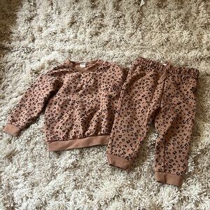 TUCKER + TATE Animal Print sweatshirt set